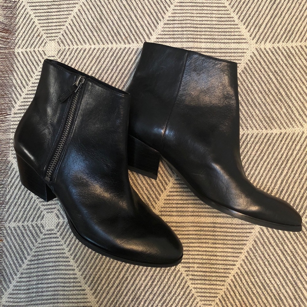 Franco Sarto “Quiet” leather bootie, size 5.5